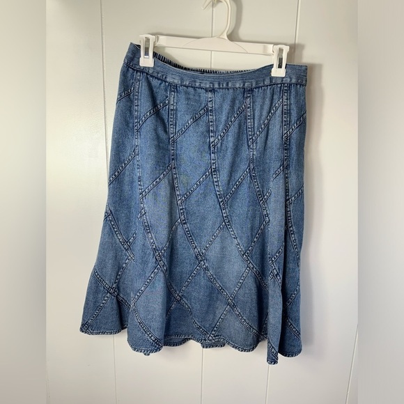 Studio West Denim Women’s Skirt with Back Elastic Waist Size Medium - Picture 2 of 7